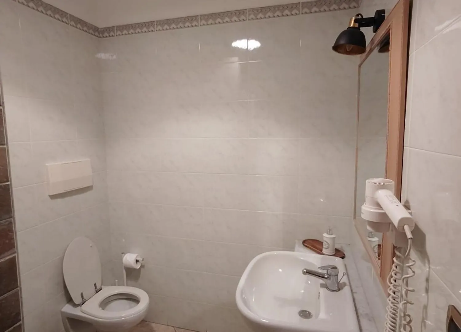 Hotel Monte Sirai Carbonia 0*,  Italien
